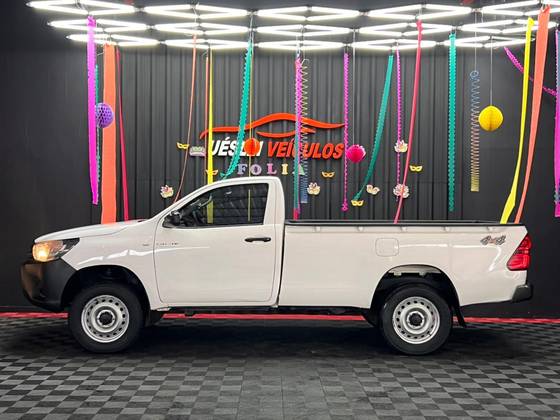 TOYOTA HILUX 2.8 D-4D TURBO DIESEL CHASSI 4X4 MANUAL